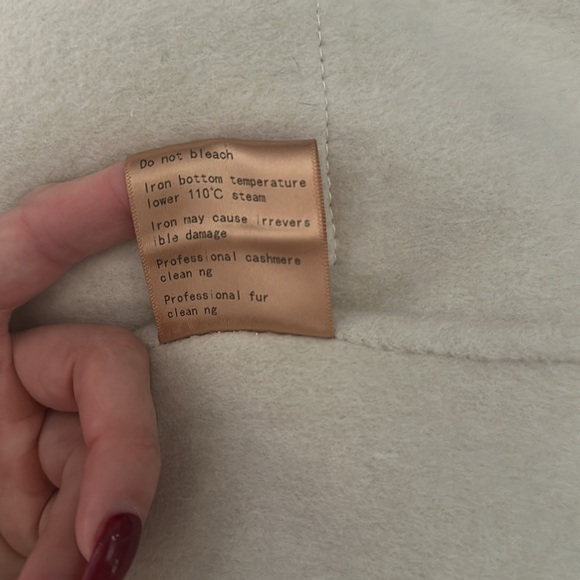 Lubella Boutique. Cashmere Coat size S with removable fur. - Picture 7 of 8
